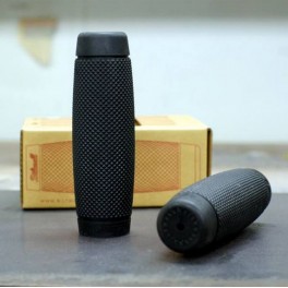 MANOPOLE RECOIL NERE MOTO MANUBRIO DA 22mm MANOPOLE RECOIL NERE MOTO MANUBRIO DA 22mm